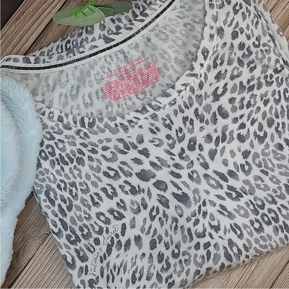 Victoria's Secret Long Sleeve Leopard Print Nightgown - Picture 1 of 6